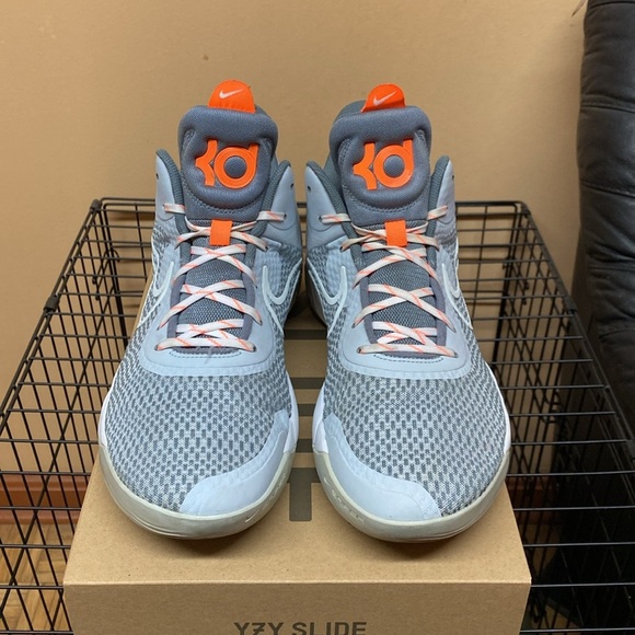 Nike KD Trey 5 IX “Pure Platinum” - Picture 4 of 16